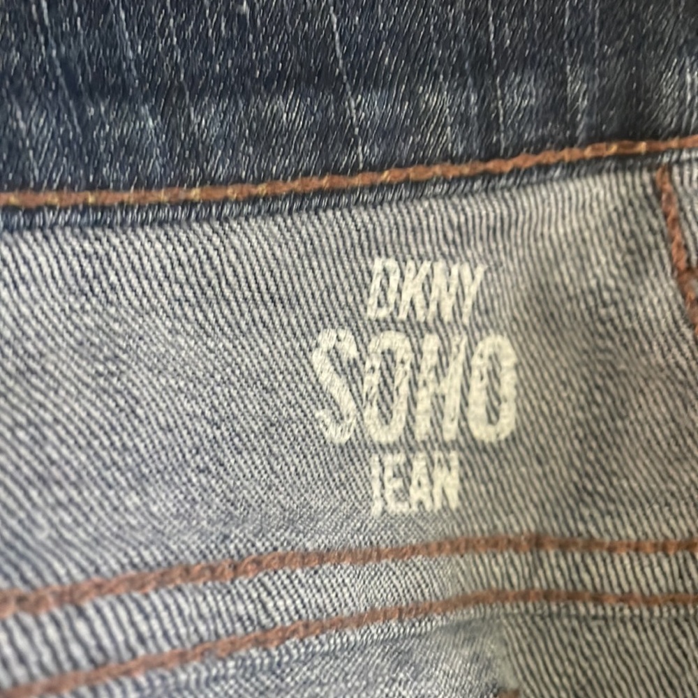 DKNY SOHO Jeans. Size 14L - Picture 4 of 6